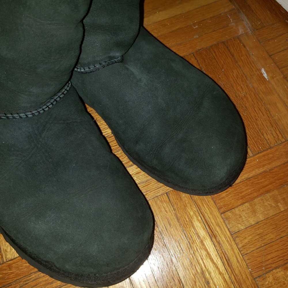 UGG Tall Button-Back Shearling Boots - Black - Picture 3 of 5